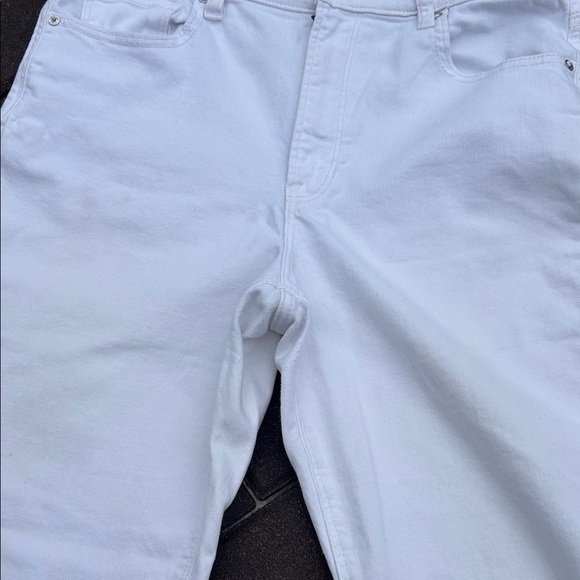 American Eagle Woman’s White Stretch Straight Leg Jeans - Picture 5 of 14